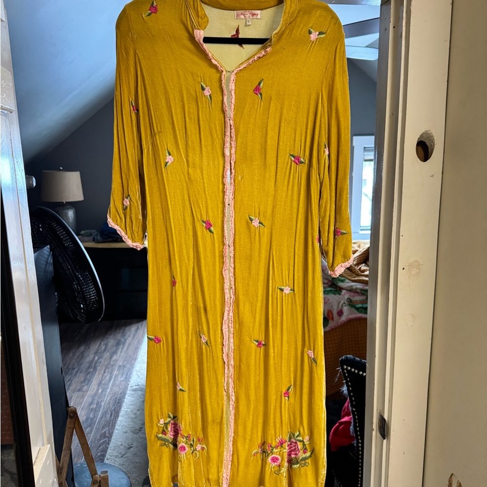 Elegant Yellow Velvet Duster Marked L fits more like Medium